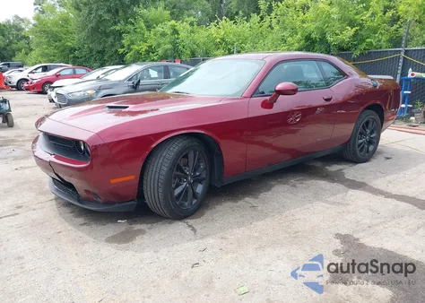 2020 Dodge Challenger Sxt Awd z USA, uszkodzony, nr VIN 2C3CDZGG3LH152691